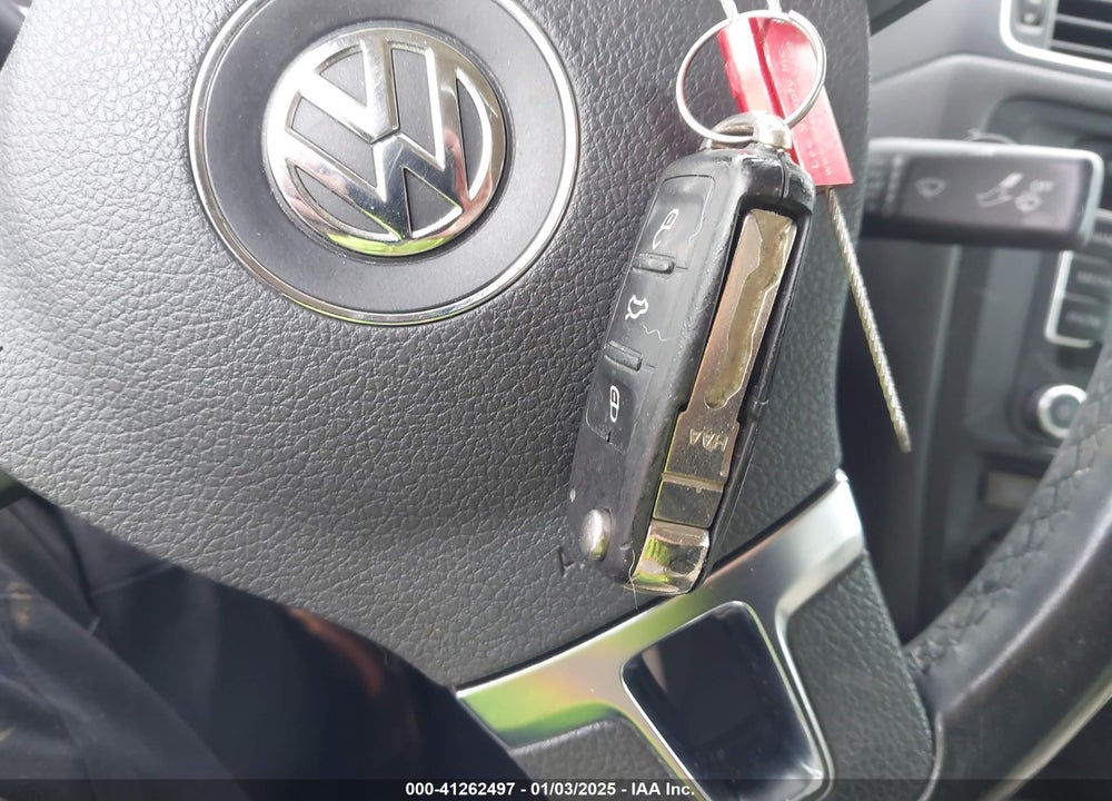 2013 VOLKSWAGEN JETTA HYBRID SEL VIN: 3VW637AJ8DM311869