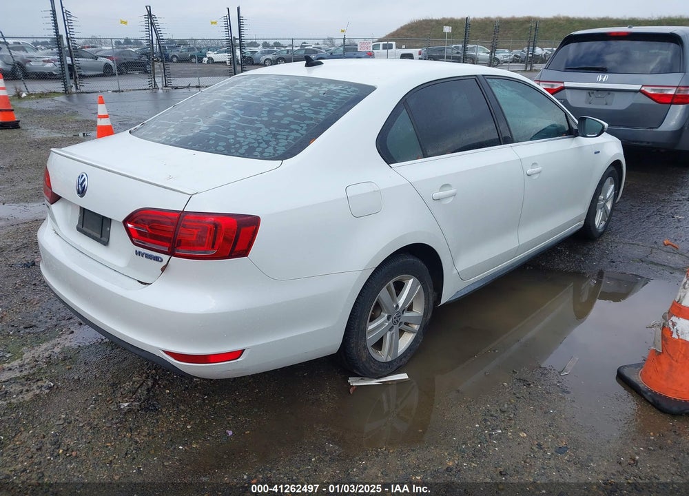 2013 VOLKSWAGEN JETTA HYBRID SEL VIN: 3VW637AJ8DM311869