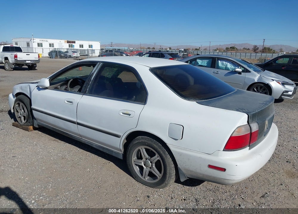 1996 HONDA ACCORD LX/EX VIN: 1HGCD5639TA283210
