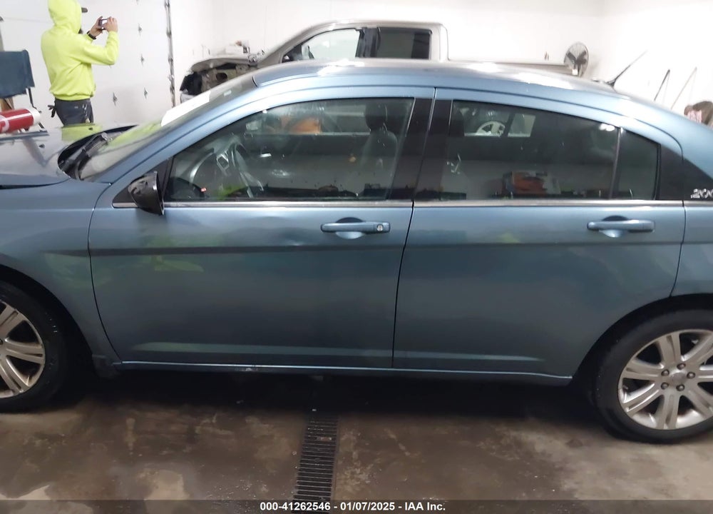 2011 CHRYSLER 200 VIN: 1C3BC1FB2BN623774