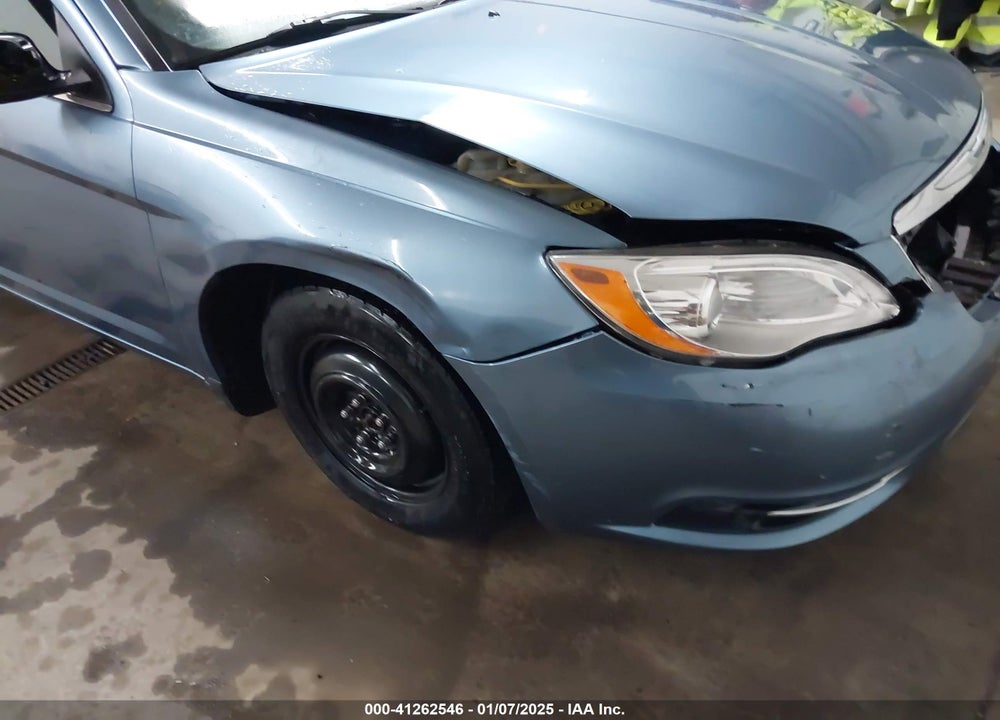 2011 CHRYSLER 200 VIN: 1C3BC1FB2BN623774