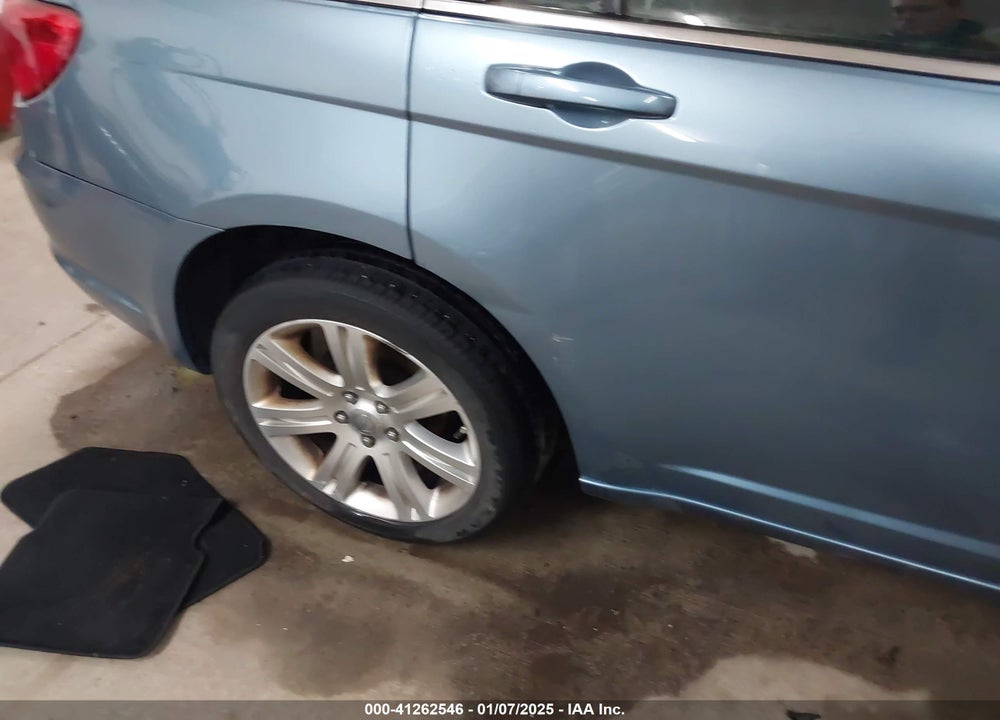 2011 CHRYSLER 200 VIN: 1C3BC1FB2BN623774