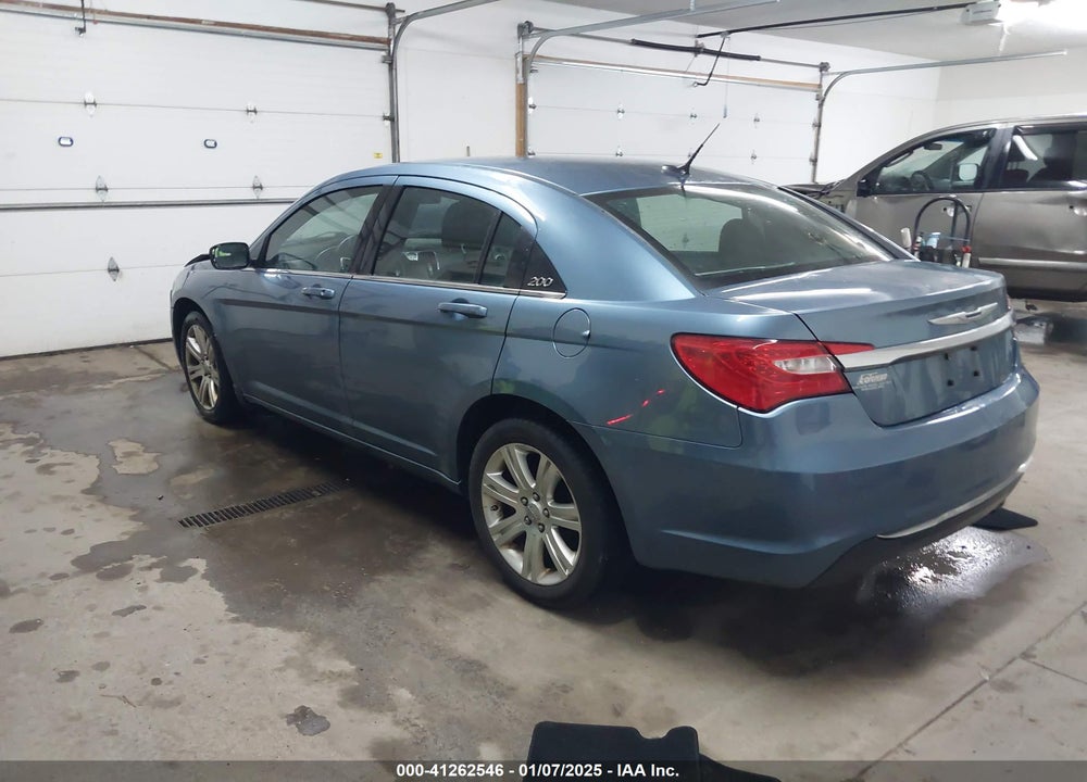 2011 CHRYSLER 200 VIN: 1C3BC1FB2BN623774