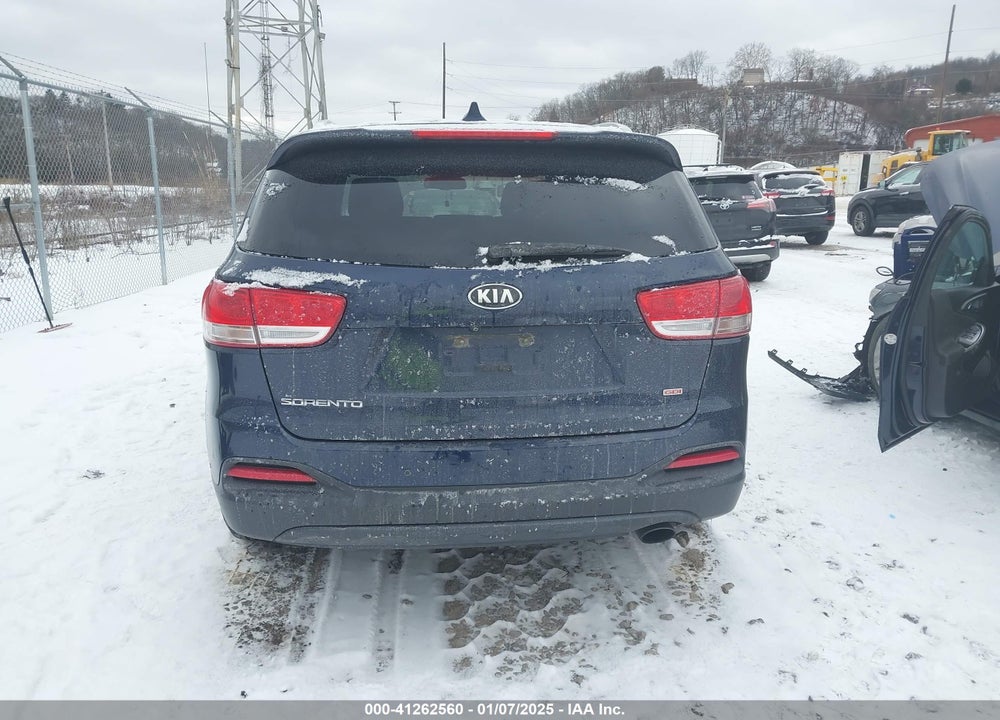 2016 KIA SORENTO 2.4L LX VIN: 5XYPGDA35GG016029