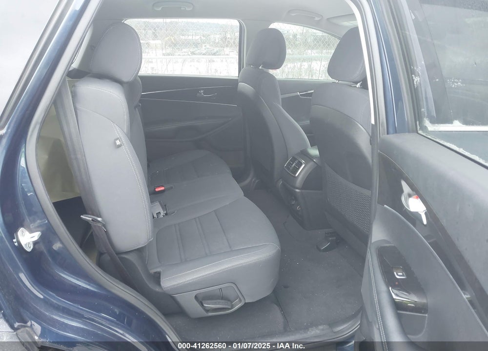 2016 KIA SORENTO 2.4L LX VIN: 5XYPGDA35GG016029