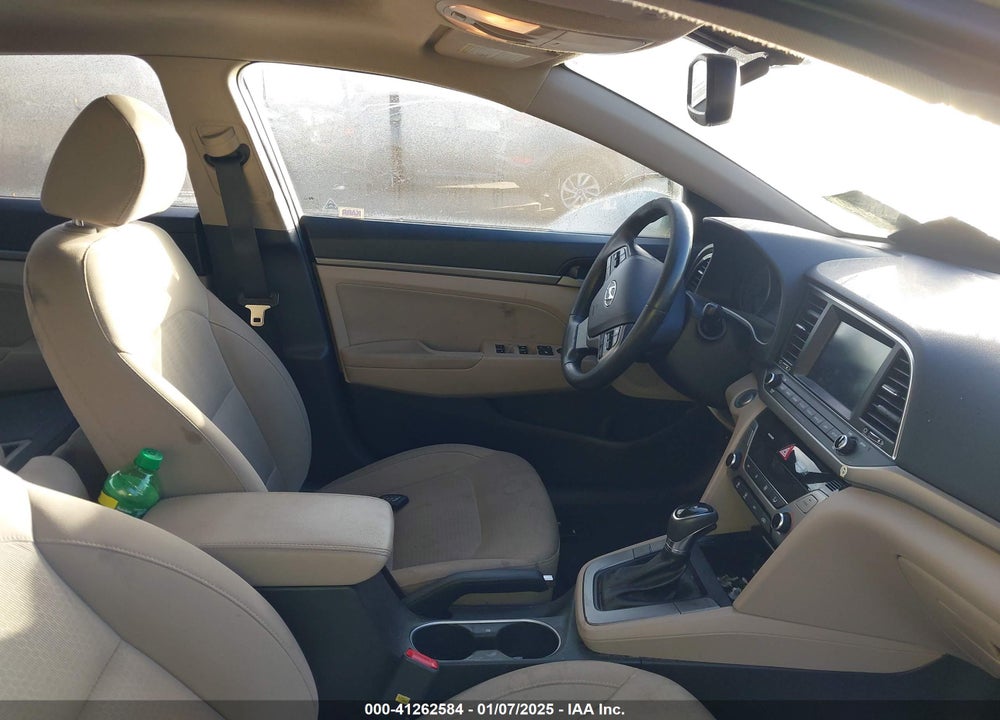 2017 HYUNDAI ELANTRA VIN: KMHD84LF9HU250368