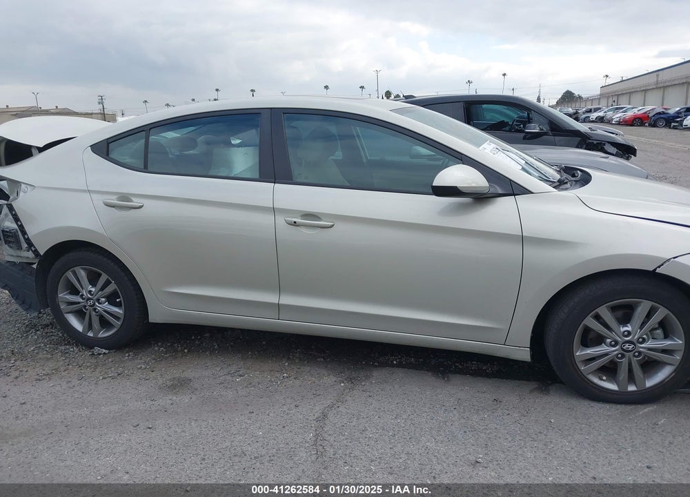 2017 HYUNDAI ELANTRA VIN: KMHD84LF9HU250368