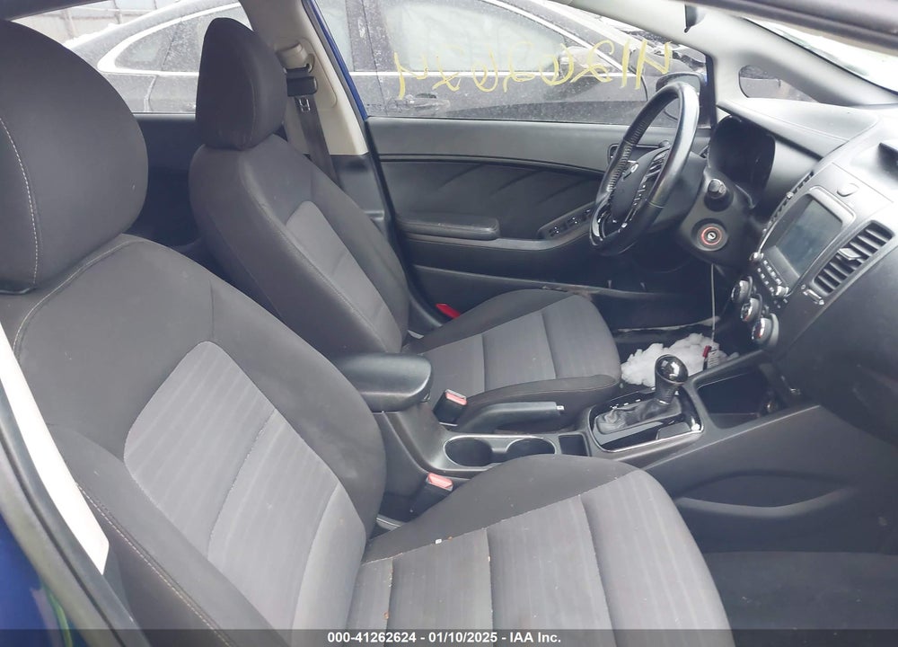 2017 KIA FORTE VIN: 3KPFL4A76HE046861