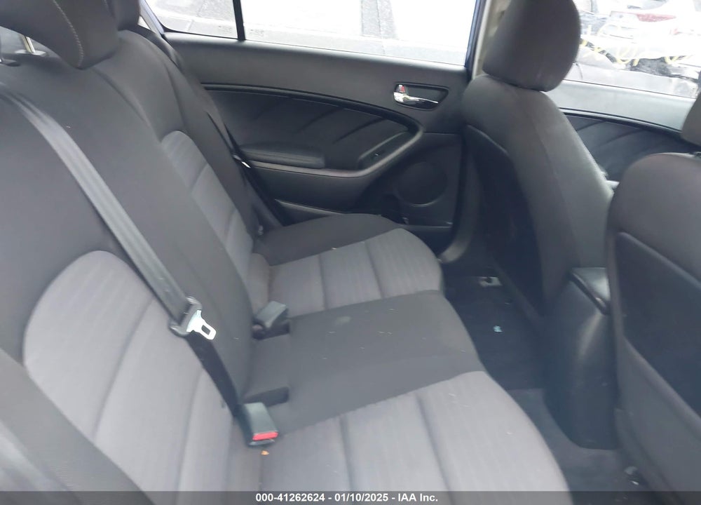 2017 KIA FORTE VIN: 3KPFL4A76HE046861