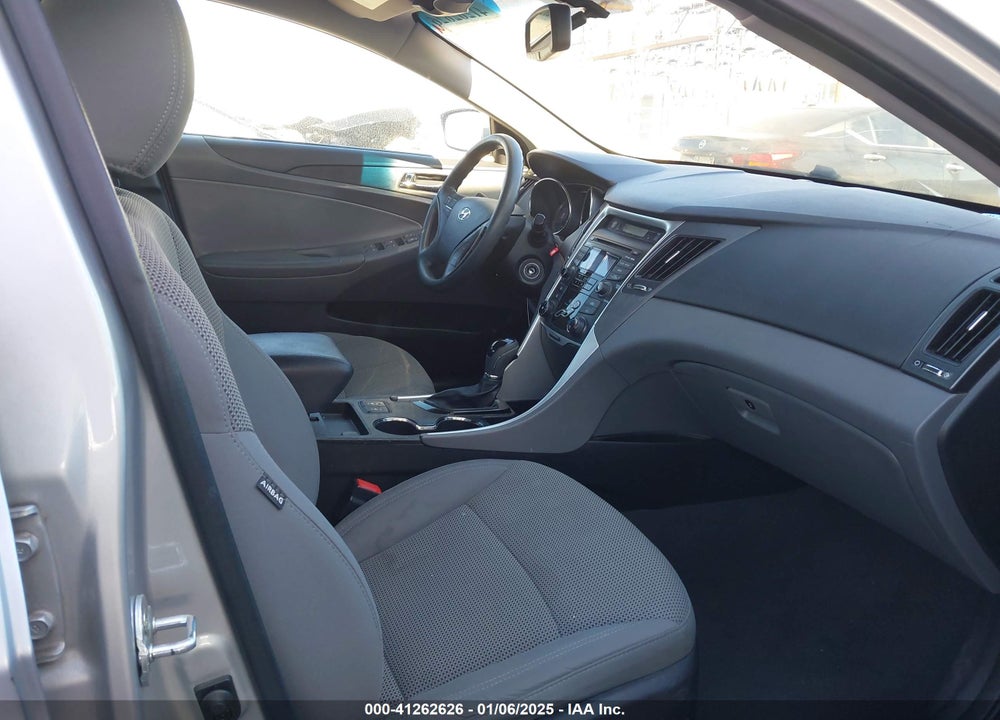 2013 HYUNDAI SONATA VIN: 5NPEB4AC8DH568778