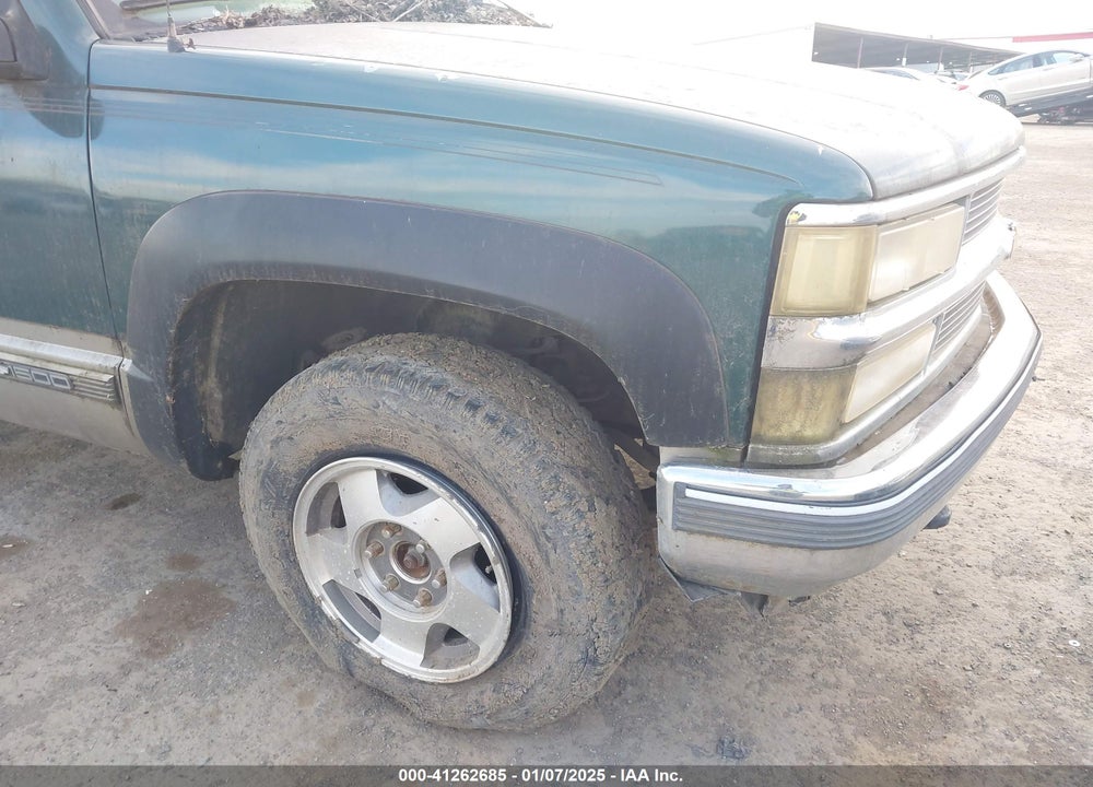 1998 CHEVROLET SUBURBAN 1500 VIN: 1GNFK16R6WJ346600