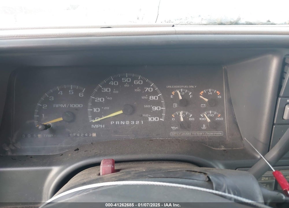 1998 CHEVROLET SUBURBAN 1500 VIN: 1GNFK16R6WJ346600