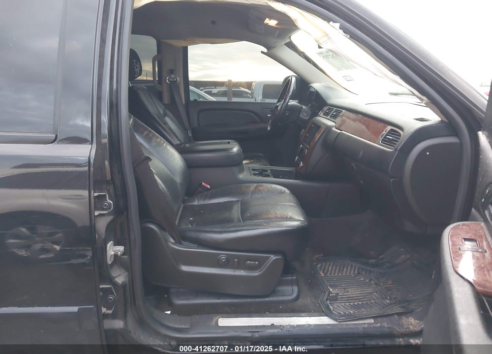 2007 CHEVROLET TAHOE LT VIN: 1GNFC130X7R302685