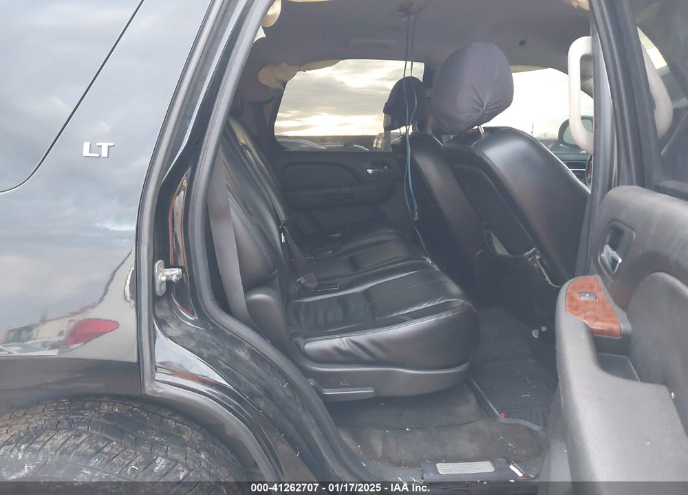 2007 CHEVROLET TAHOE LT VIN: 1GNFC130X7R302685