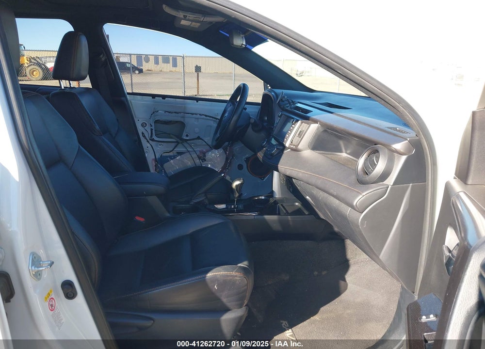 2016 TOYOTA RAV4 SE VIN: JTMNFREV0GJ090672