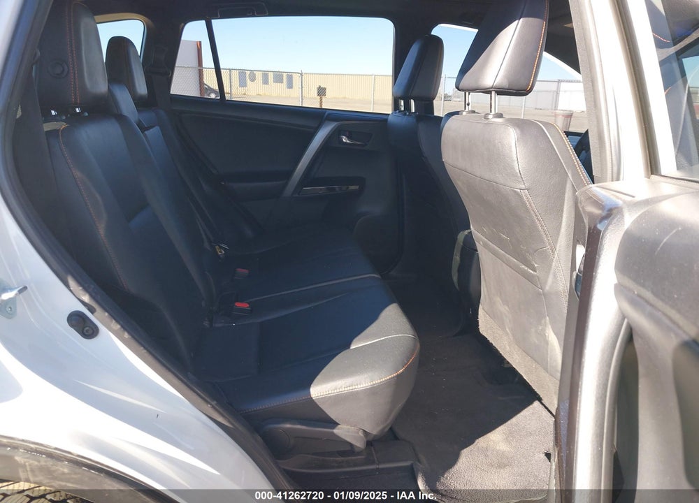 2016 TOYOTA RAV4 SE VIN: JTMNFREV0GJ090672