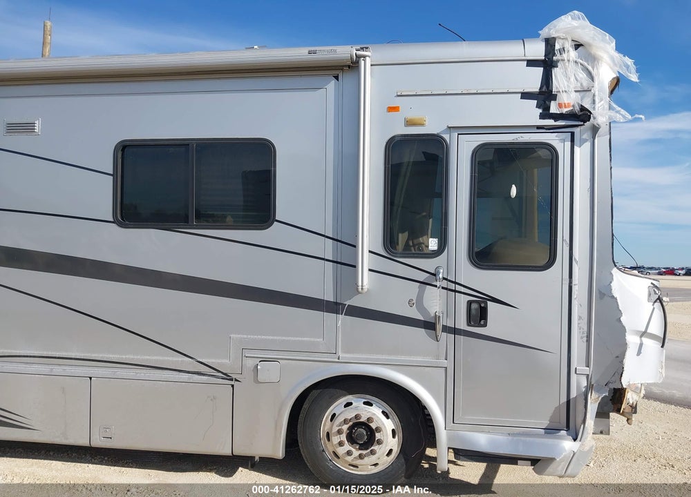 2006 FREIGHTLINER CHASSIS X LINE MOTOR HOME VIN: 4UZAB2DC55CV81270