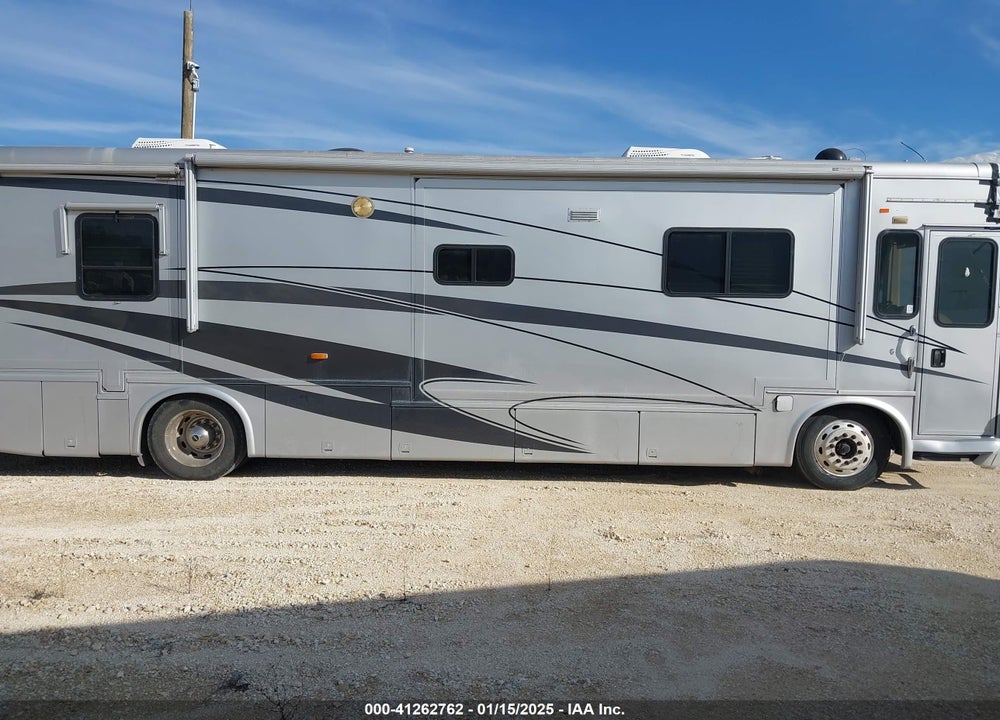 2006 FREIGHTLINER CHASSIS X LINE MOTOR HOME VIN: 4UZAB2DC55CV81270