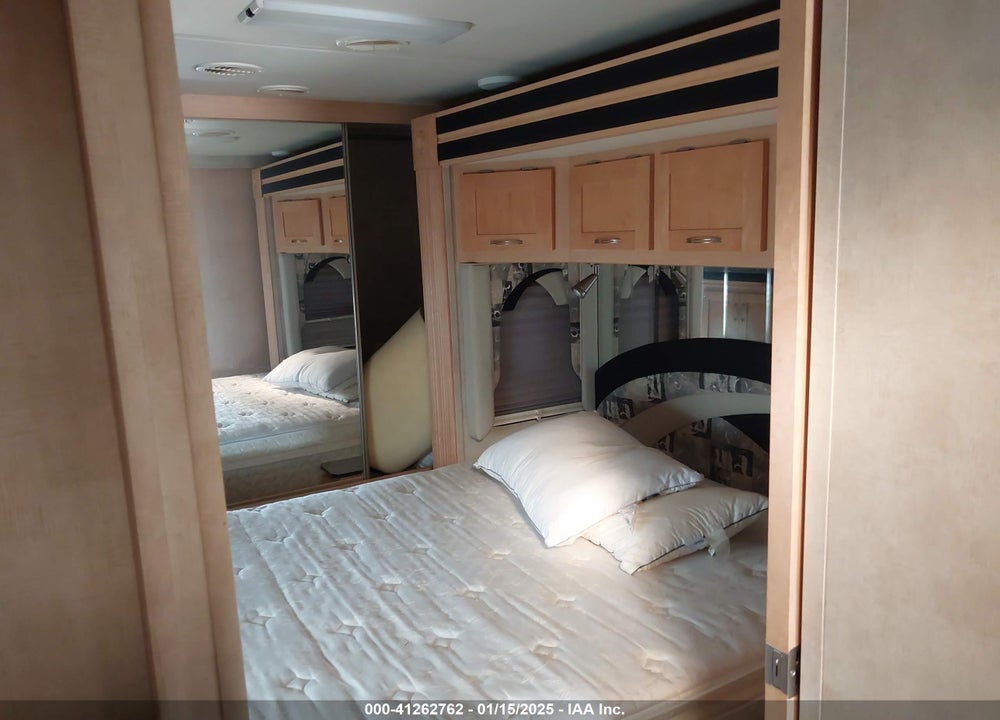 2006 FREIGHTLINER CHASSIS X LINE MOTOR HOME VIN: 4UZAB2DC55CV81270