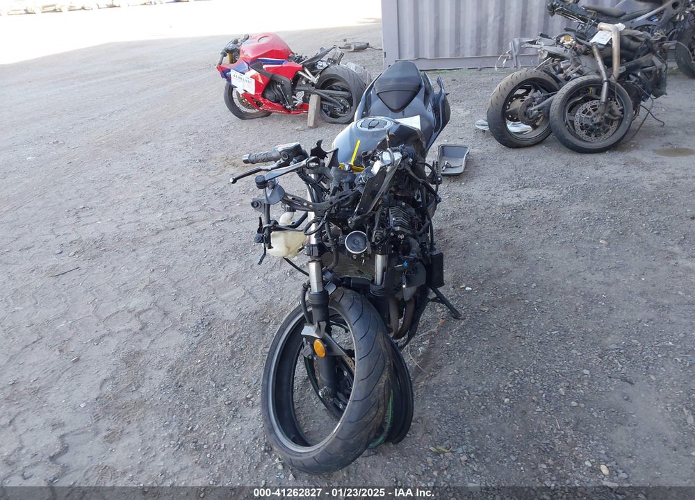 2023 KAWASAKI EX400 VIN: JKAEXKH15PDAN9104
