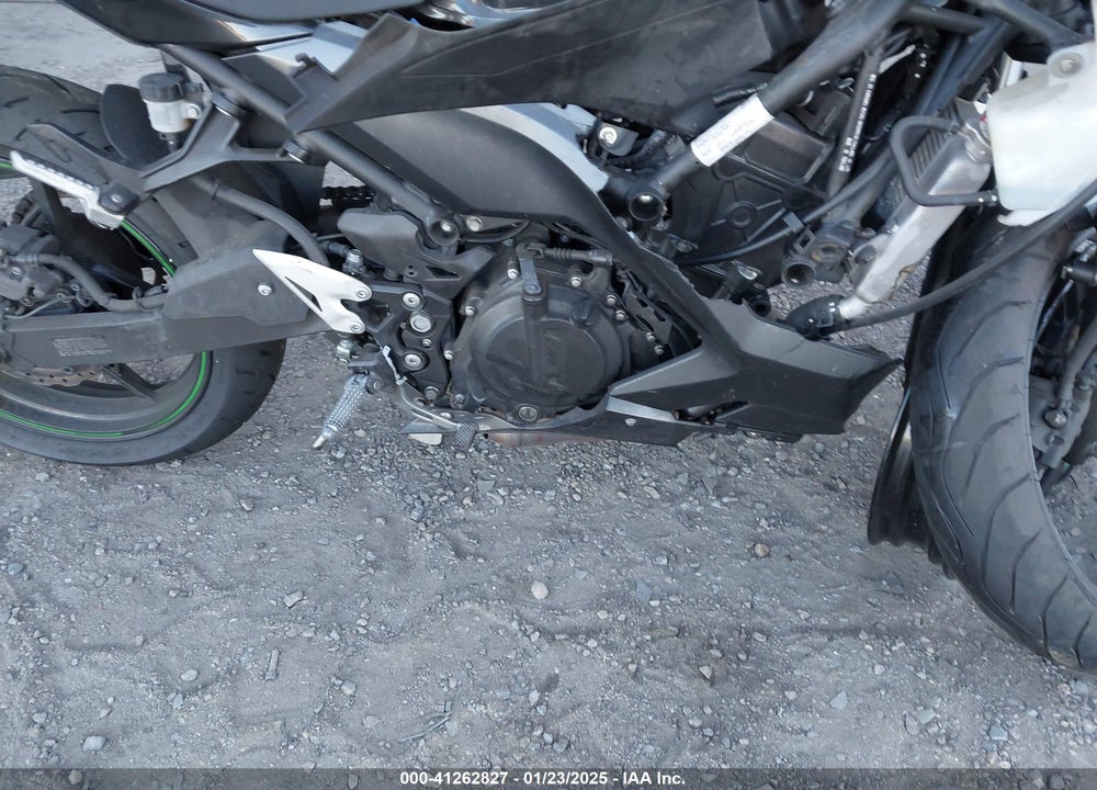 2023 KAWASAKI EX400 VIN: JKAEXKH15PDAN9104