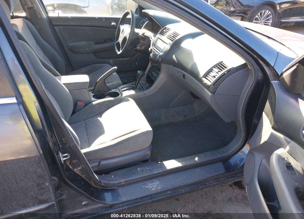 2003 HONDA ACCORD 2.4 LX VIN: 1HGCM563X3A142520