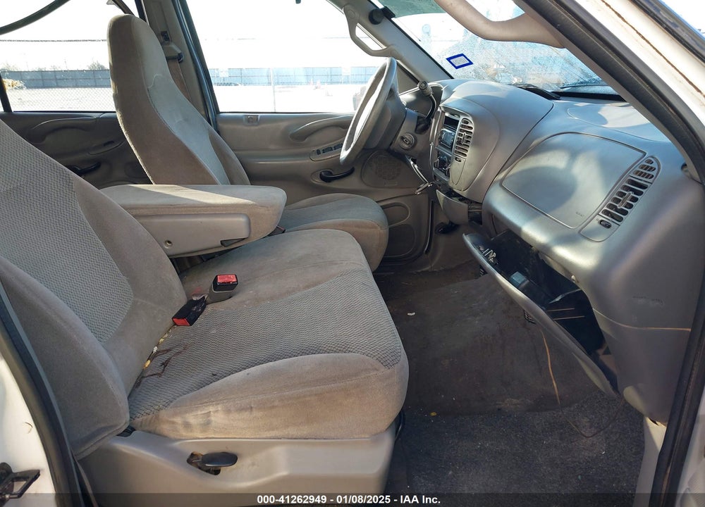 2002 FORD EXPEDITION XLT VIN: 1FMRU15W82LA62127