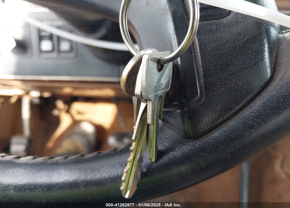 1988 FORD BRONCO U100 VIN: 1FMEU15H6JLA60116