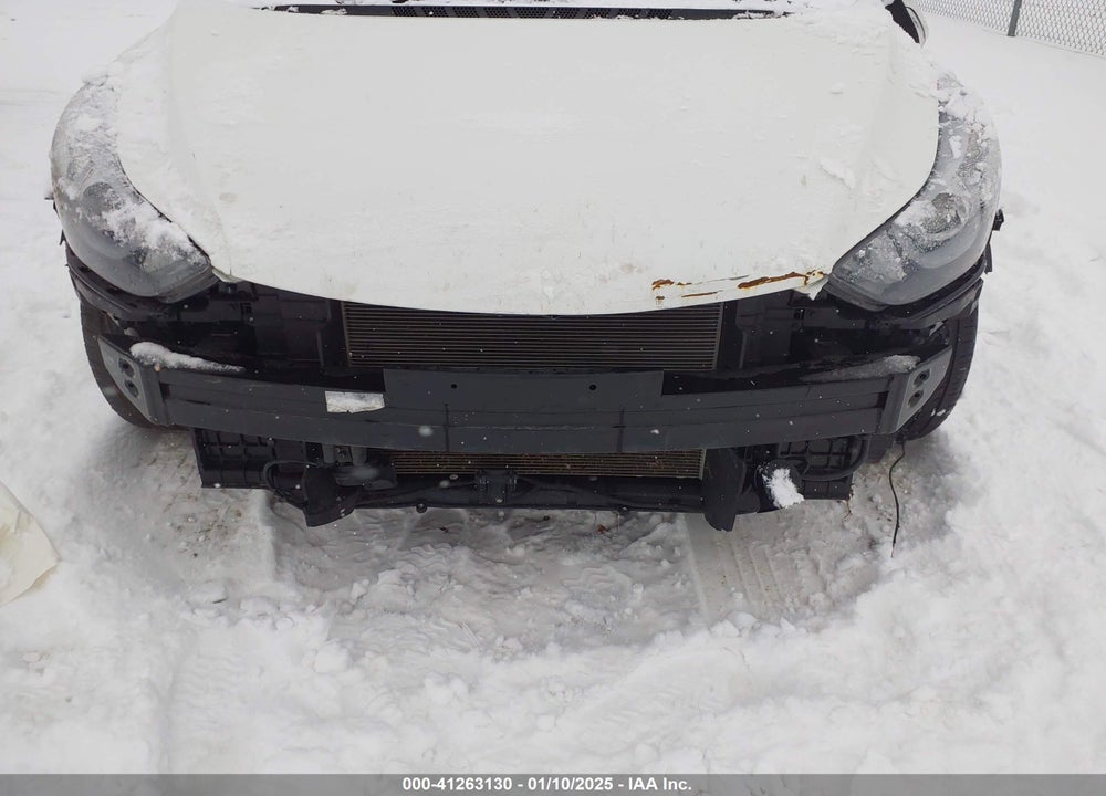 2014 HYUNDAI ELANTRA VIN: 5NPDH4AE3EH515533
