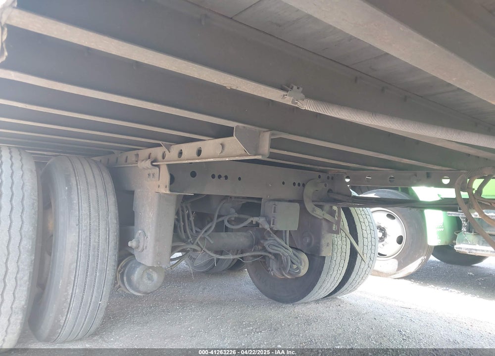 2003 UTILITY TRAILER MFG --- VIN: 1UYVS25343P032462