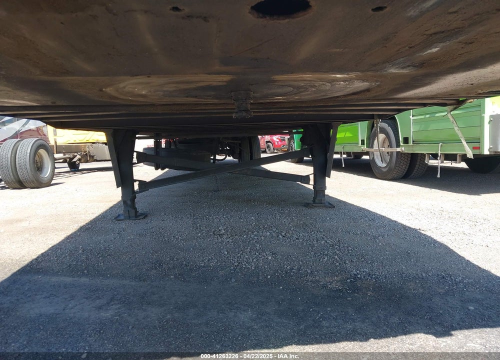 2003 UTILITY TRAILER MFG --- VIN: 1UYVS25343P032462