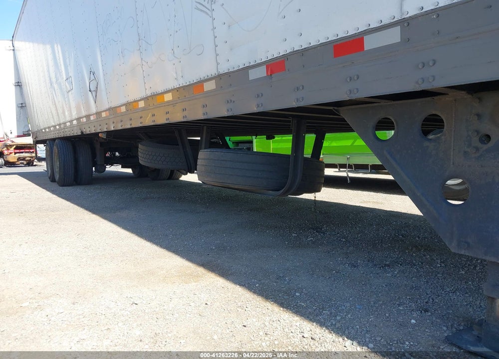2003 UTILITY TRAILER MFG --- VIN: 1UYVS25343P032462