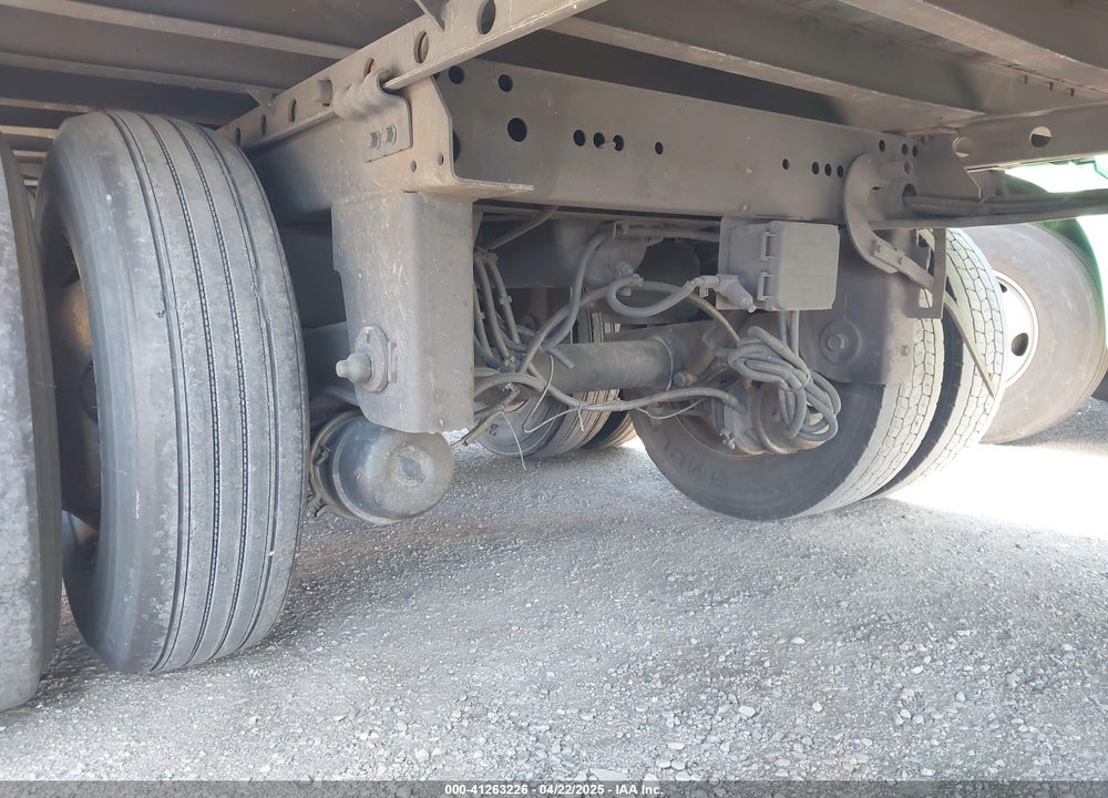 2003 UTILITY TRAILER MFG --- VIN: 1UYVS25343P032462