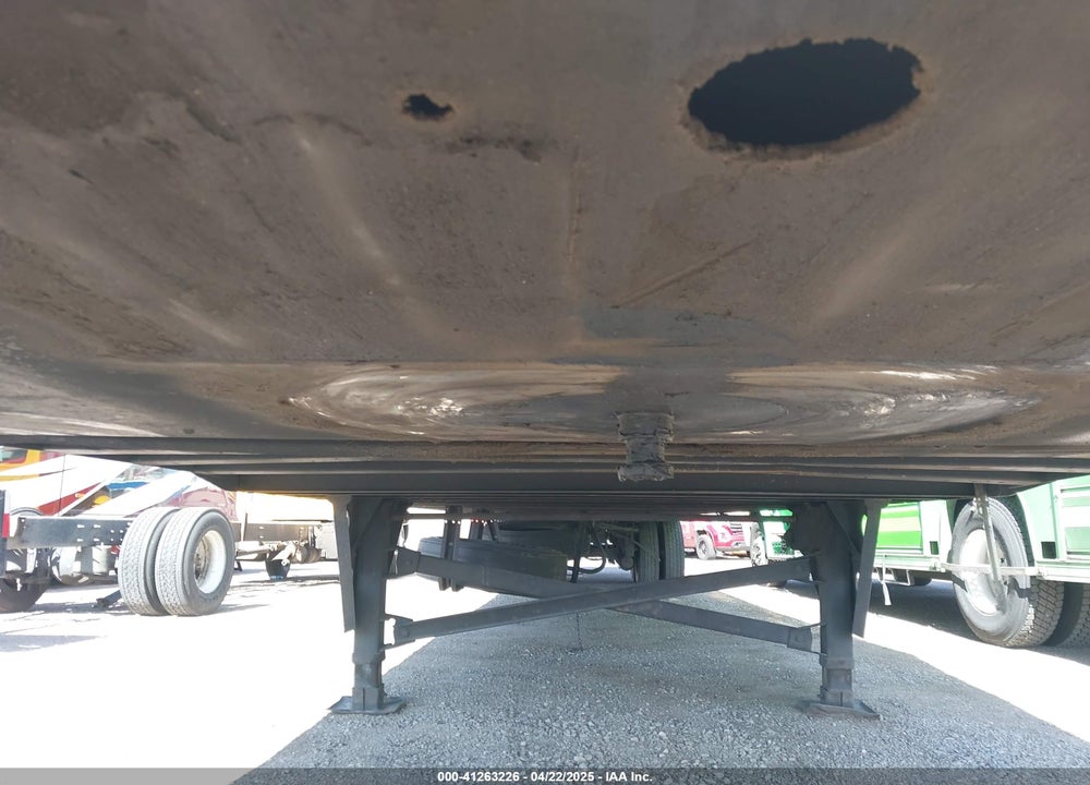 2003 UTILITY TRAILER MFG --- VIN: 1UYVS25343P032462