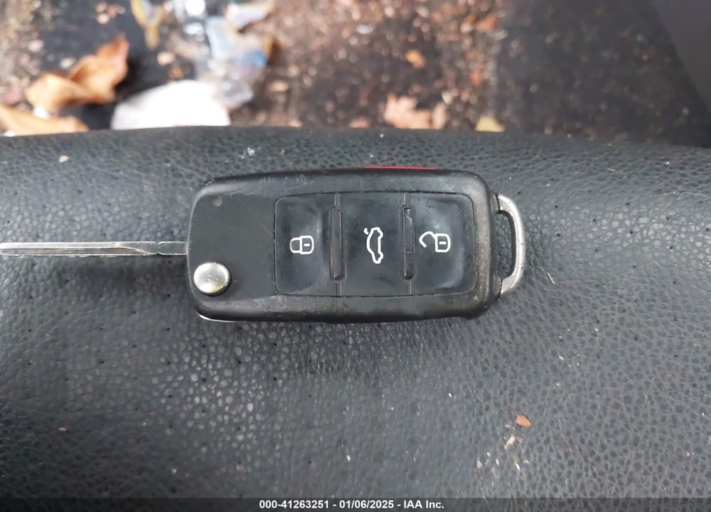 2012 VOLKSWAGEN JETTA 2.5L SE VIN: 3VWDP7AJ6CM459478