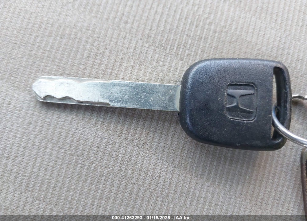 2003 HONDA CIVIC LX VIN: 2HGES16583H553053