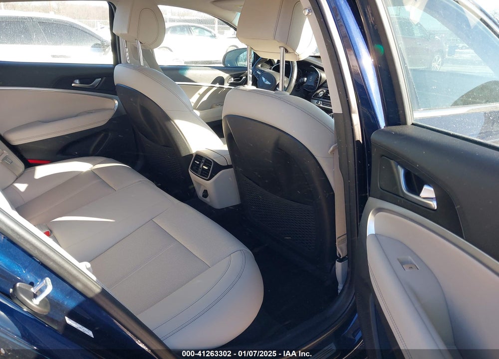2019 GENESIS G70 VIN: KMTG64LA0KU036566
