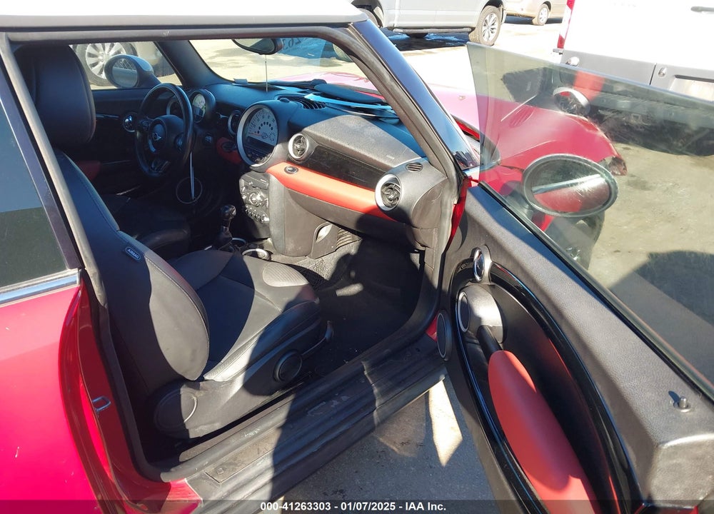 2012 MINI COOPER VIN: WMWSU3C57CT260773