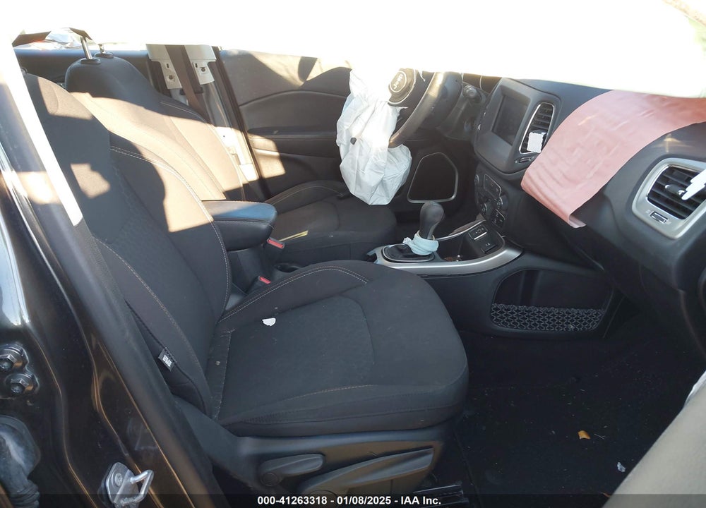 2019 JEEP COMPASS VIN: 3C4NJCAB9KT819549