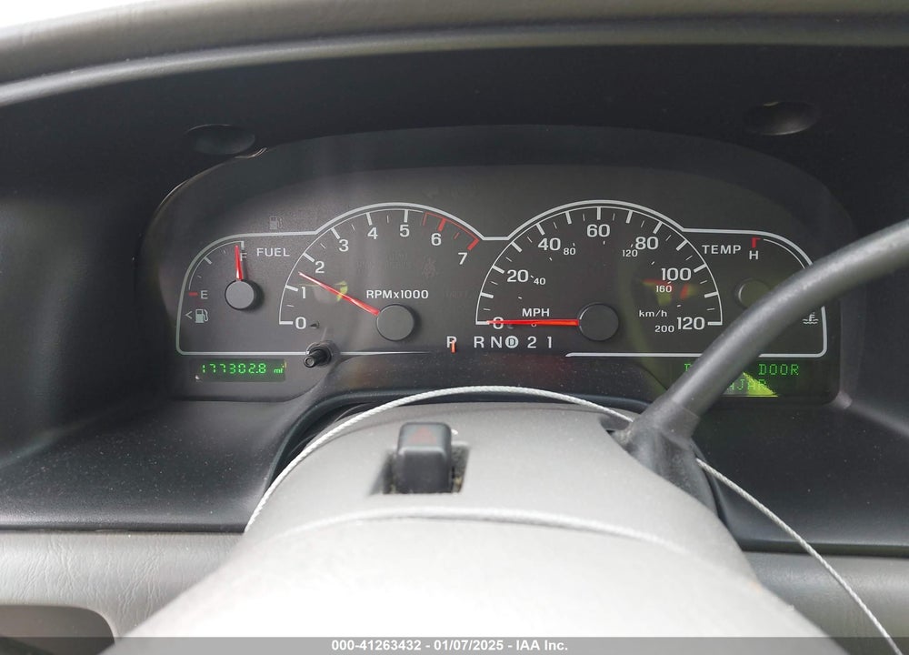 2000 FORD WINDSTAR LIMITED/SEL VIN: 2FMDA5347YBC69189