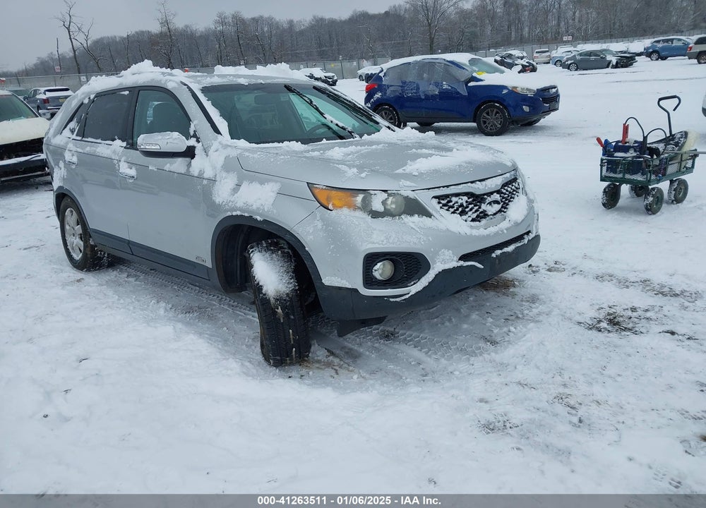 2013 KIA SORENTO LX VIN: 5XYKTDA61DG407187
