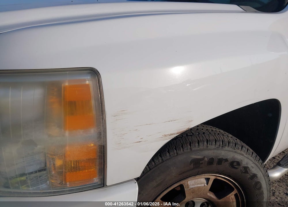 2011 CHEVROLET SILVERADO 1500 VIN: 3GCPCSE00BG101810