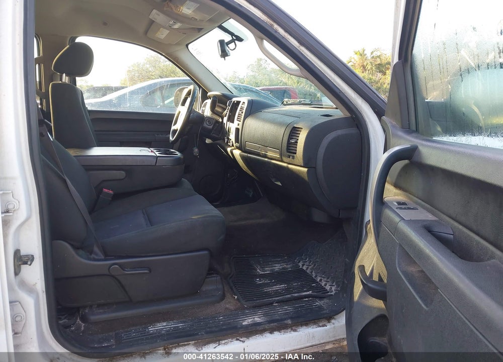 2011 CHEVROLET SILVERADO 1500 VIN: 3GCPCSE00BG101810