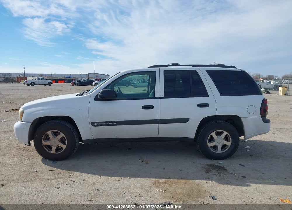 2004 CHEVROLET TRAILBLAZER LS VIN: 1GNDS13S742377778