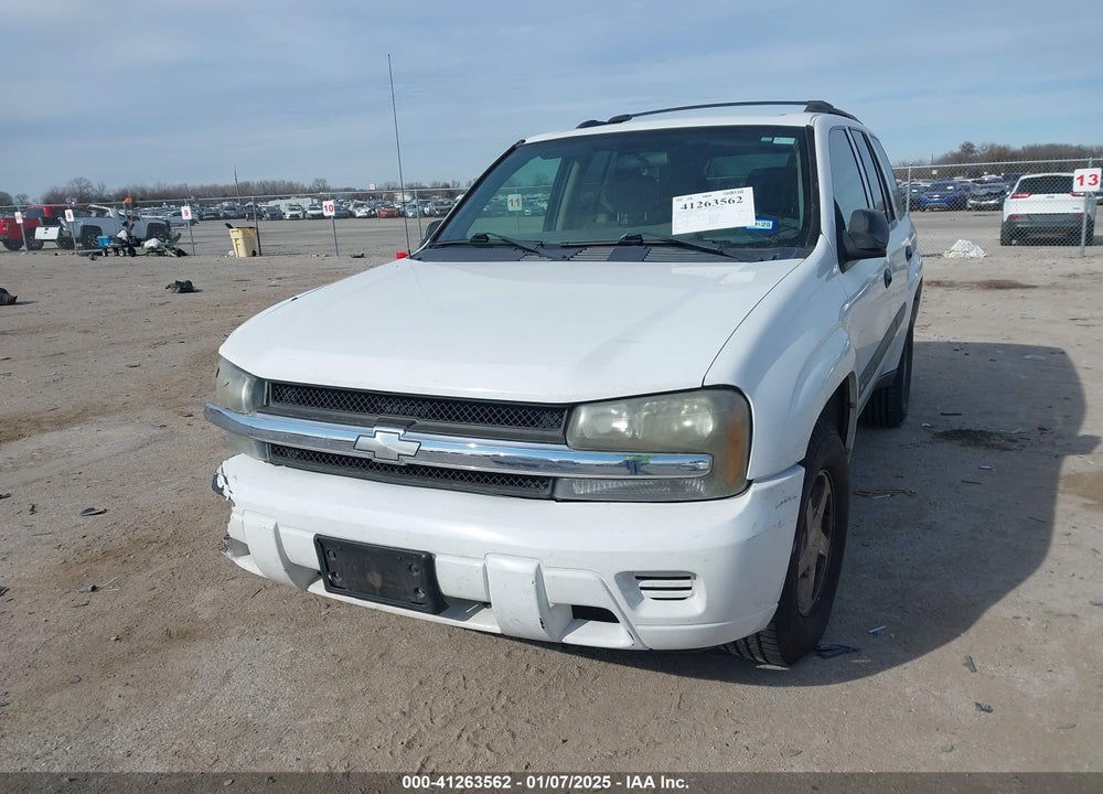 2004 CHEVROLET TRAILBLAZER LS VIN: 1GNDS13S742377778