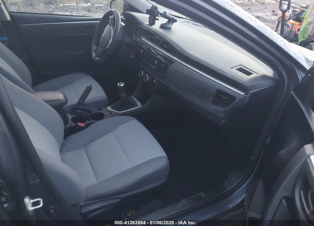 2015 TOYOTA COROLLA VIN: 5YFBURHEXFP232668