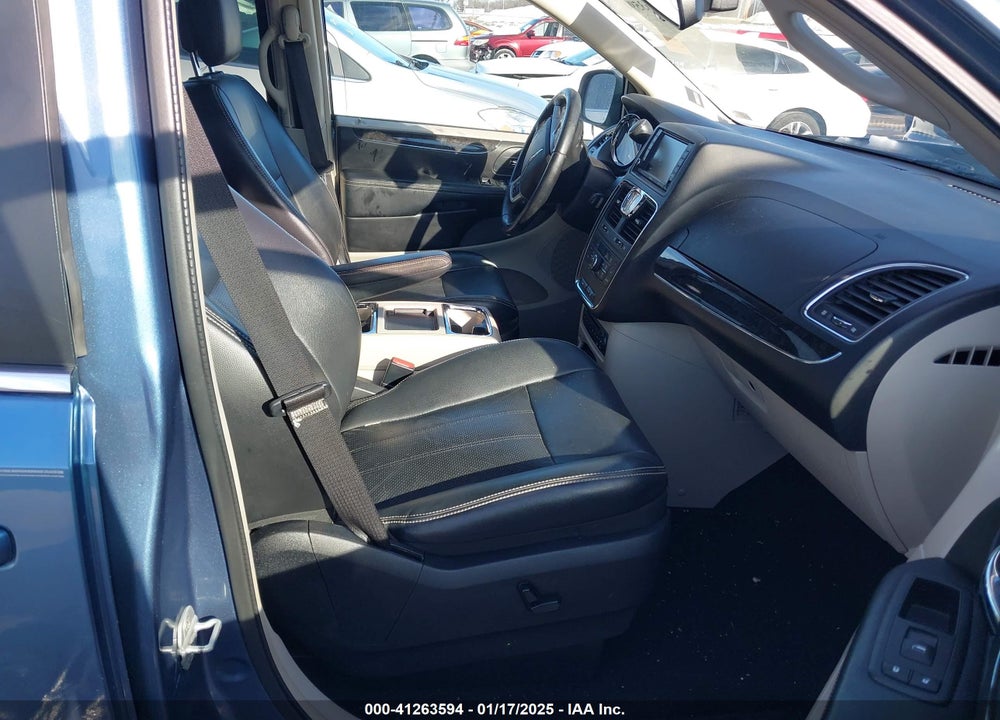 2011 CHRYSLER TOWN & COUNTRY TOURING-L VIN: 2A4RR8DGXBR714451