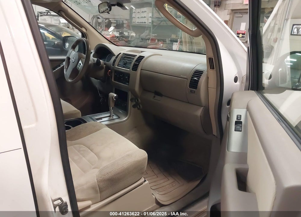 2010 NISSAN PATHFINDER S VIN: 5N1AR1NB5AC621028
