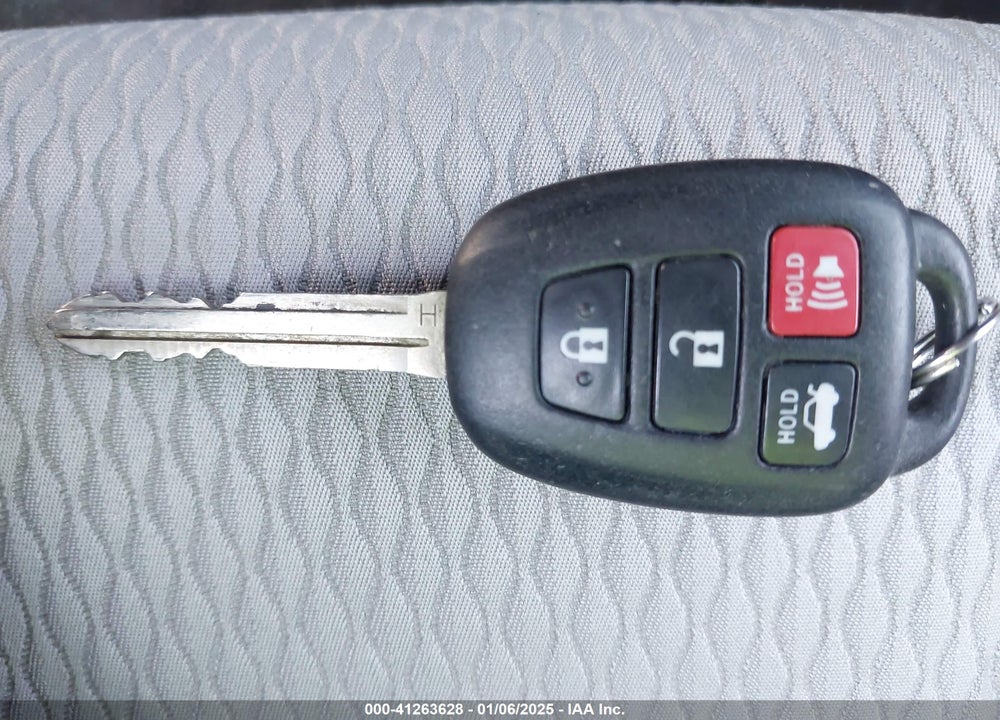 2015 TOYOTA COROLLA LE VIN: 2T1BURHE8FC438572