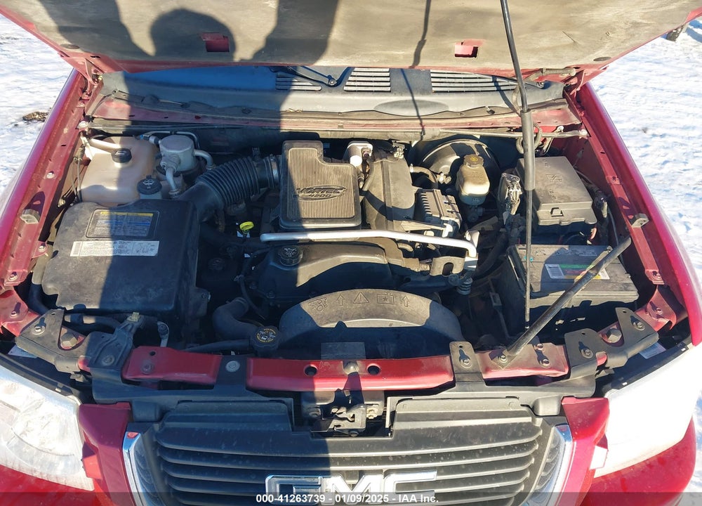 2005 GMC ENVOY XL SLT VIN: 1GKET16S056147701